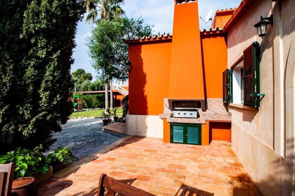 Large 4 Bed Villa With Own Garden, Pool & Hot Tub Cala Murada  Exterior foto